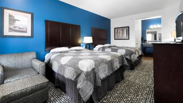 Belmont Inn and Suites image 23