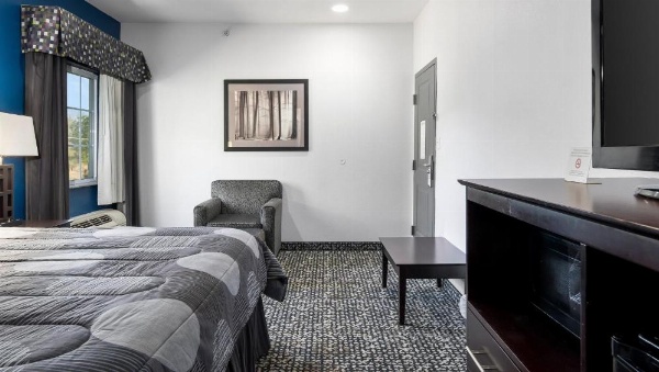 Belmont Inn and Suites image 27